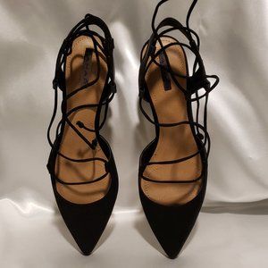 Tahari Raquel Pump - 10 M